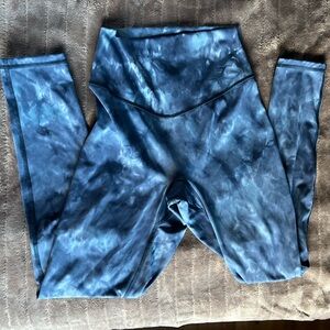 Gymshark women Elevate leggings. Size Small color Lakeside Blue Spray Dye.